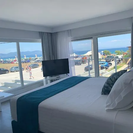 Ocean Blue Daire
