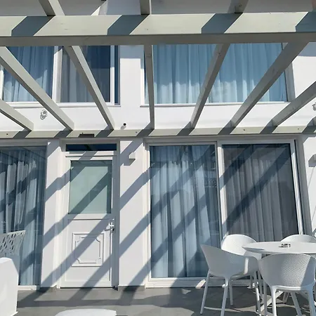 Ocean Blue Apartment *